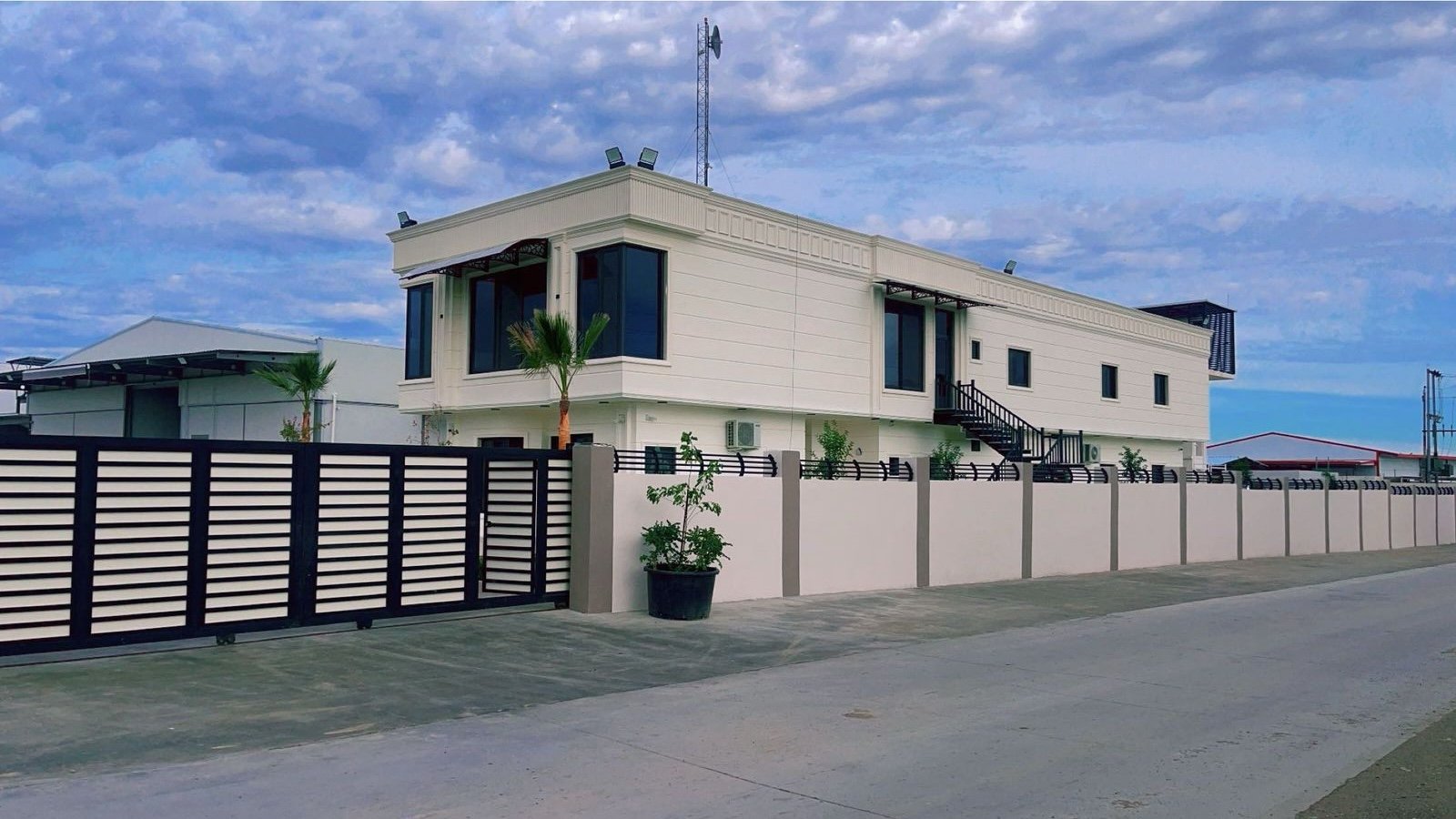 مستودع شركة نورسن للمواد الغذائية والمنظفات